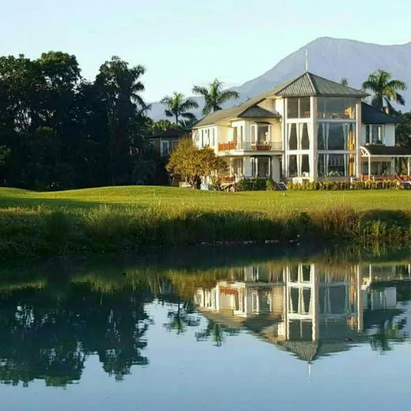 雲山水民宿逸翠軒會館, hotel a Fengping
