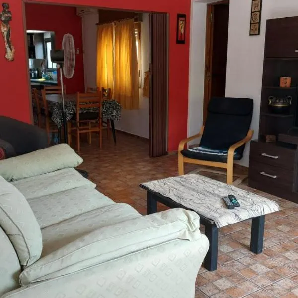 Casa a 800 mts de pleno centro, hotel en Villa Carlos Paz