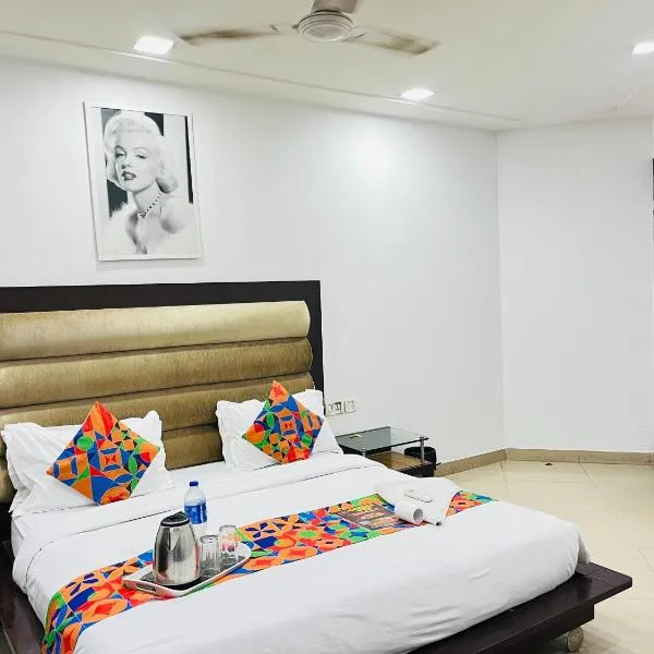 Hotel Smart - Malviya Nagar Above KFC, hotel v Novém Dillí