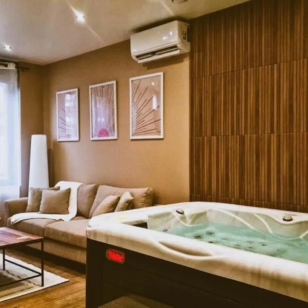 Love Room G-Spa private, hotel v destinaci Saint-Quentin