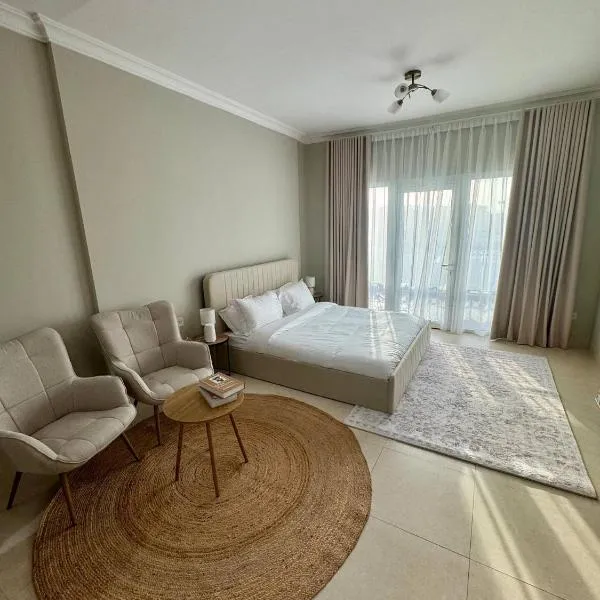 Yas Island Studio Golf Escape, hotel in Abu Dhabi
