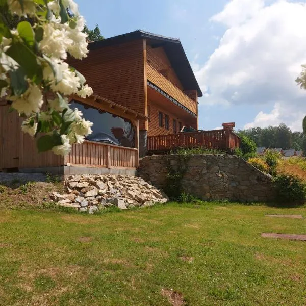 Chata POD HOUBOVÝM VRCHEM 2, hotel in Horní Planá