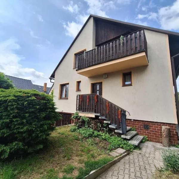 Apartmány ŠTĚSTÍ, ξενοδοχείο σε Bechlín