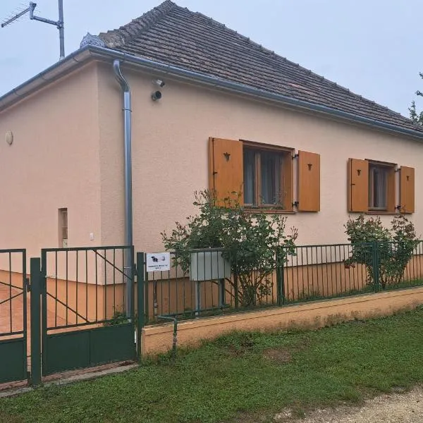 Szőlőskert Vendégház, hotel in Csehimindszent