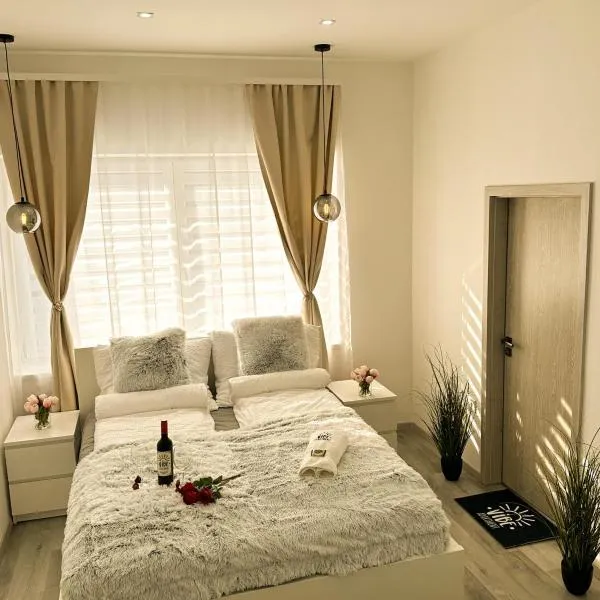 VIBE S32 Apartman,AC,Free Parking, Hotel in Székesfehérvár