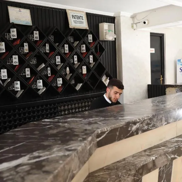 Raiss Hotel, hotel Udzsdában