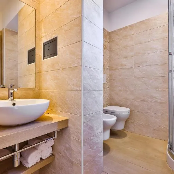 Hotel Paola Garden - Nuova Gestione, hotel a Rimini