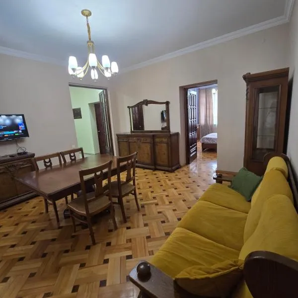 Apartment Gorgiladze, hotel en Batumi