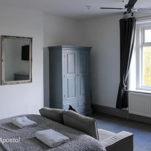 The Wight Mouse Inn, hotel in Chale