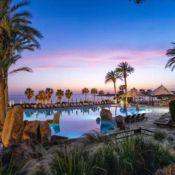 Coral Beach Hotel & Resort Cyprus, hotel v destinaci Paphos City