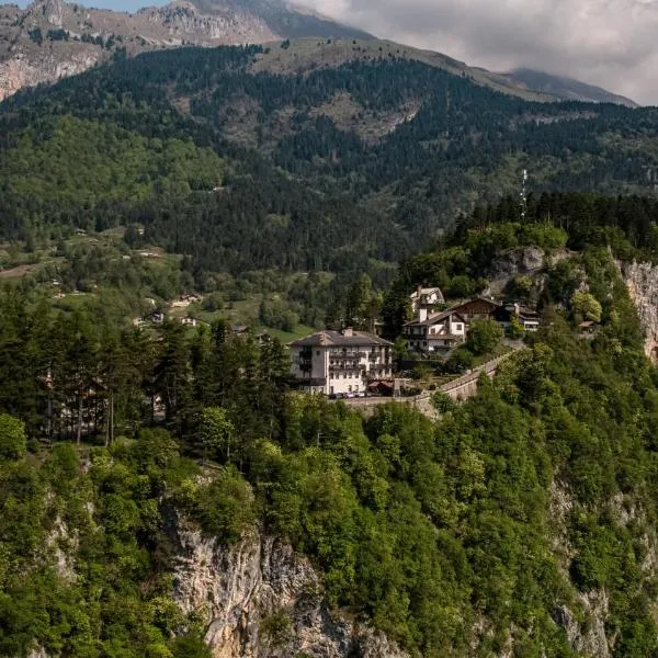 Hotel Castel Mani, hotel v destinaci San Lorenzo in Banale