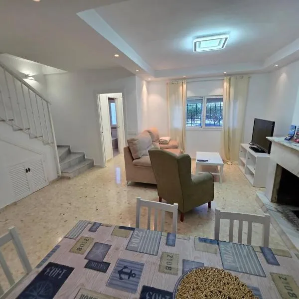 Chalet Playamar 300m de la playa, hotel in Torremolinos