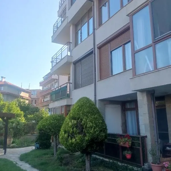 Апартамент РАЯ, hotel in Sozopol