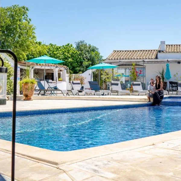 Hotel La Tramontane, hotel in Saintes-Maries-de-la-Mer