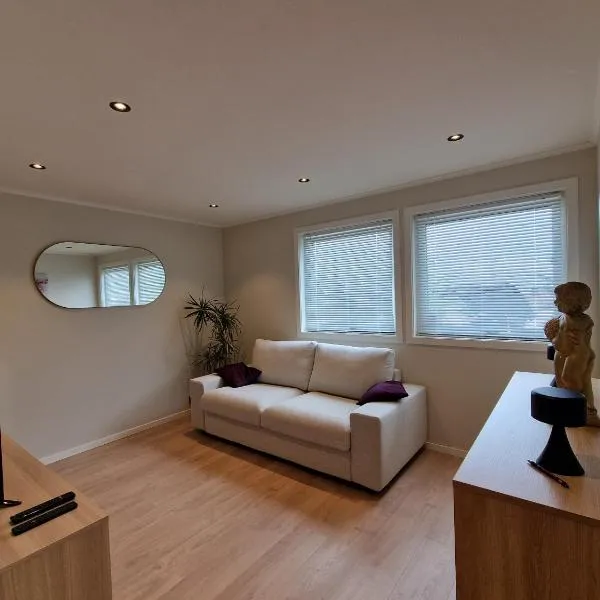 Comfortable Apartment Sleeps 4 Near Kristiansand City Center, Hotel in Kristiansand