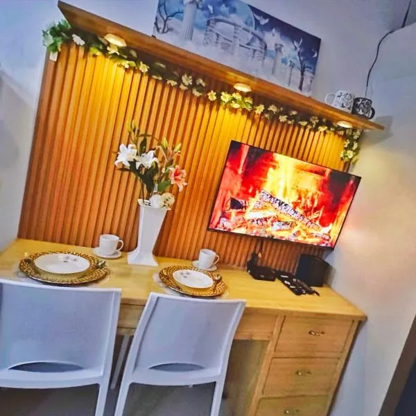 Paradise Staycation at South – hotel w mieście Manila