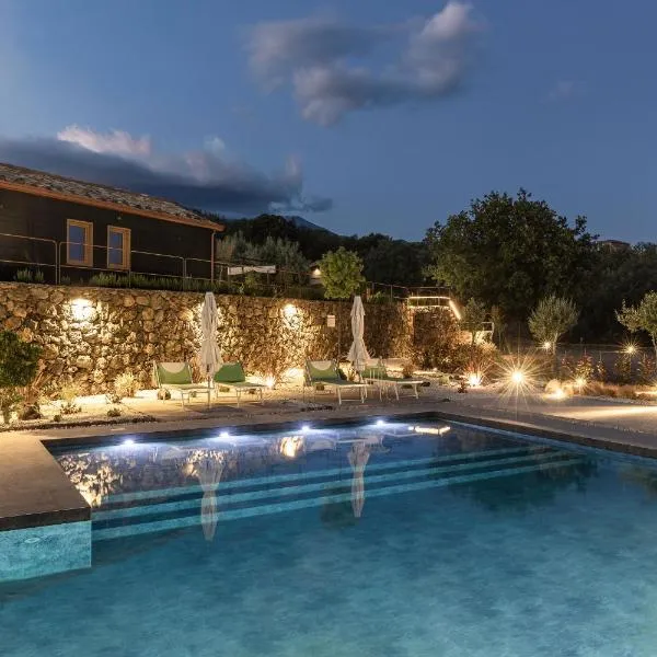 PODERE DELL'ETNA SEGRETA - Essential Nature Hotel & Glamping, hotel v destinaci Biancavilla