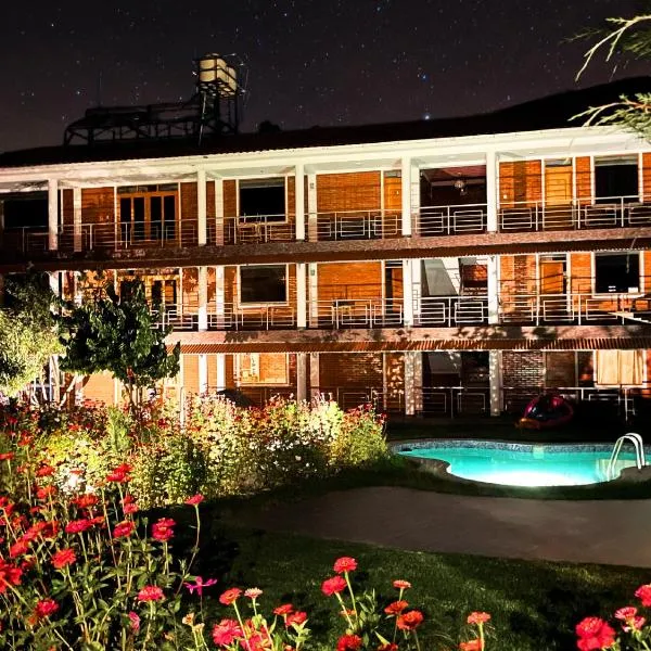 Runaway Eco Hotel, hotel en Carhuaz