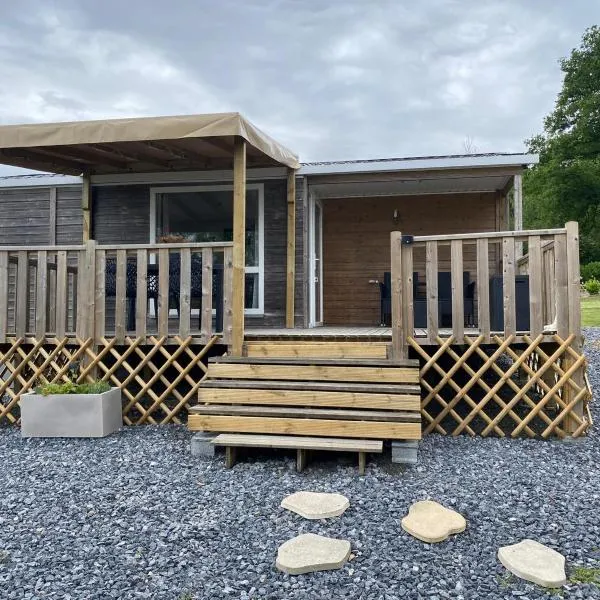 Belle location face à l'étang, Hotel in Landouzy-la-Cour