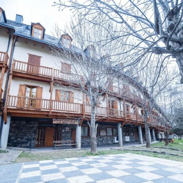 Apartamentos La Solana, hotel in Pla de l'Ermita