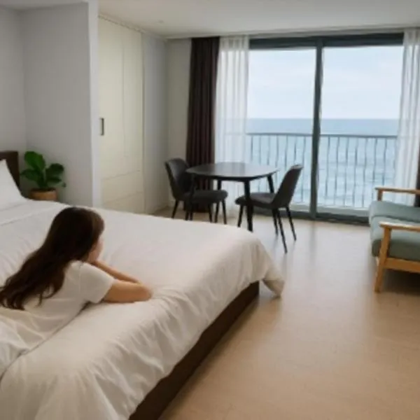Yeosu UTOP UBLESS All Rooms Stunning Ocean View, hotel v destinaci Josu
