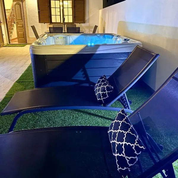 GOLDEN VILLA by Stay in Alentejo, hotel in Vila Nova de Milfontes