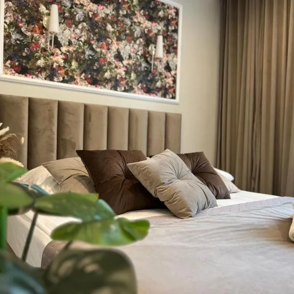 Family & Business Sauna Apartments No2 Leśny nad Zalewem Cedzyna - 2 Bedroom with Private Sauna, Bath with Hydromassage, Terrace, Parking, Catering Options, hotel v destinaci Kielce