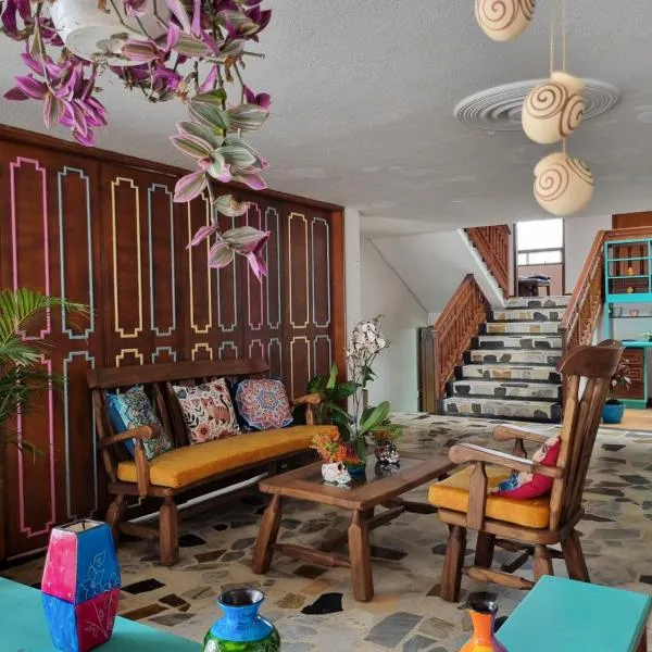 Hostal Casalé Usaquén Embajada de Mexico, hotel in Bogotá