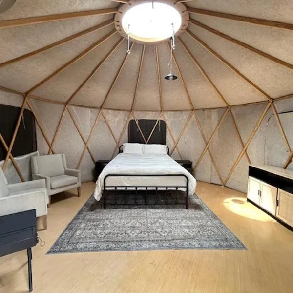 Glampanee - off grid SITE 2, hotel in Fredericksburg