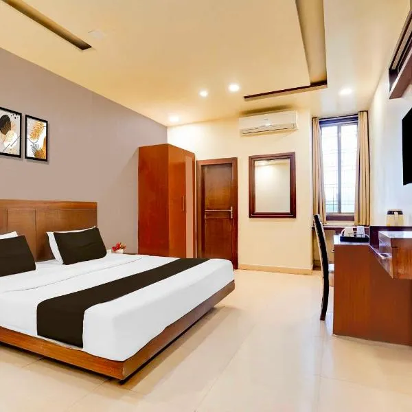 Townhouse Oak Airport Road Bhopal，位于博帕尔的酒店