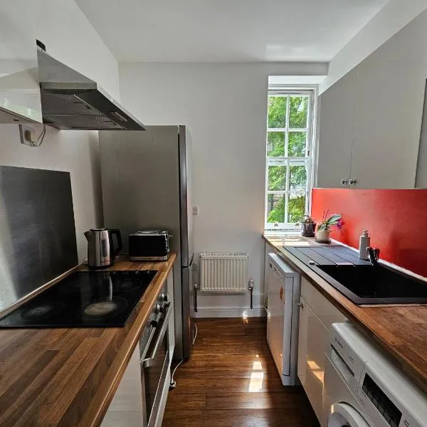 Flat in Hammersmith - Close to tube station, hotel in London