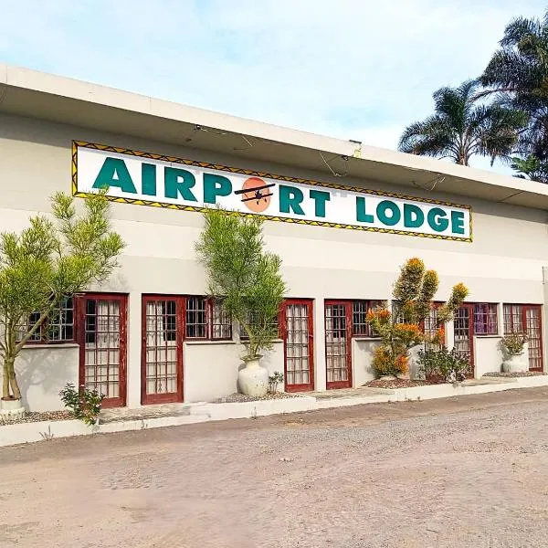 The Airport Lodge - East London, hotel di East London