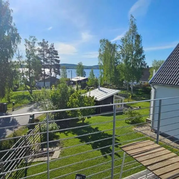 Lägenhet med sjöutsikt, hotel in Nora