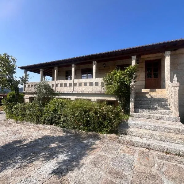 Pazo Carballo Hotel, hotel em Sampaio
