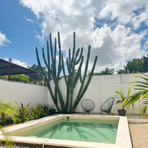 Yuxtal, hotel in Azcorra