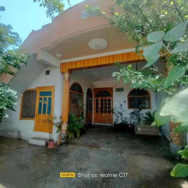 Whispering Fields, hotel i Abbottabad
