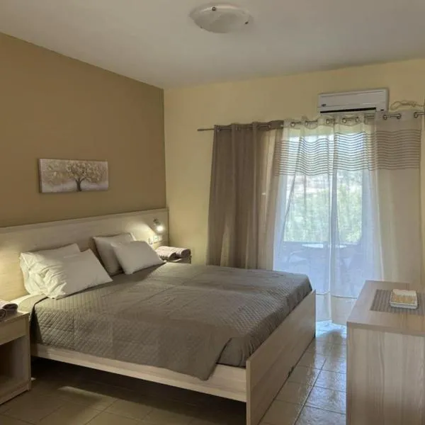 Spiros & Maria Hotel, hotel a Agios Stefanos