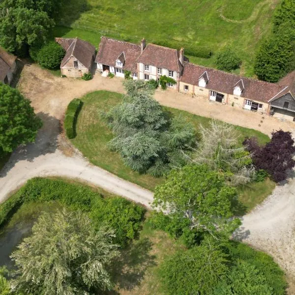 Lodges de la Ferme de la Chaise、Saint-Antonin-de-Sommaireのホテル