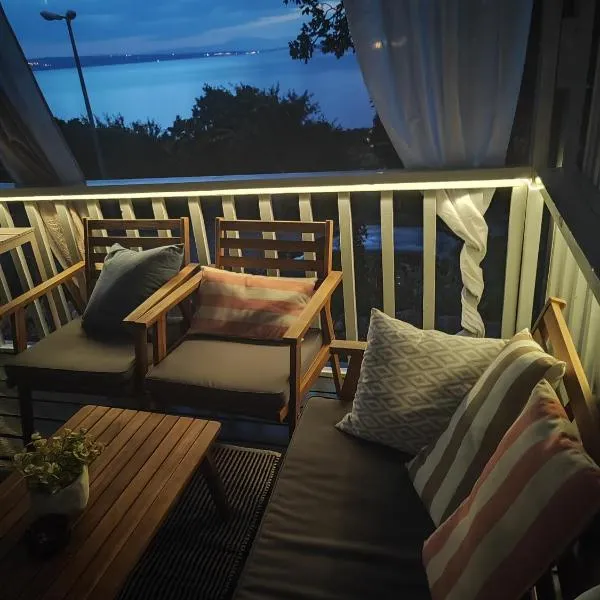 Mobile home Relax, hotel in Klenovica