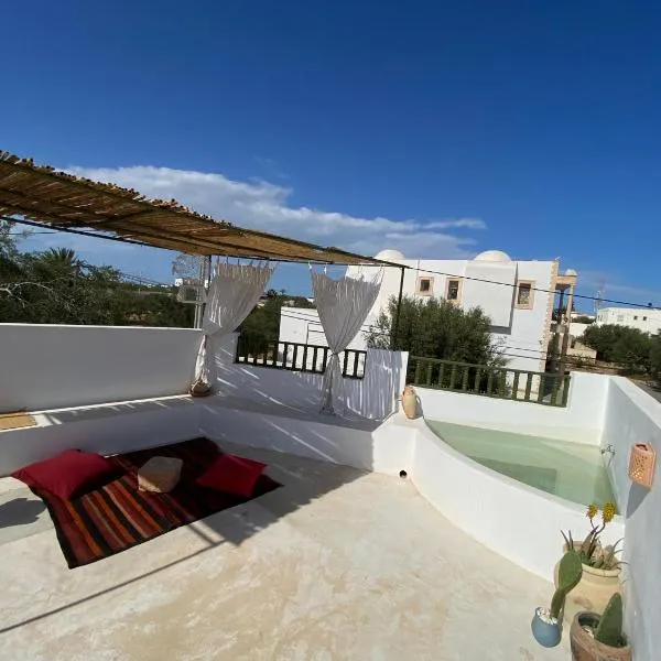 Djerba houch, Hotel in El Mây