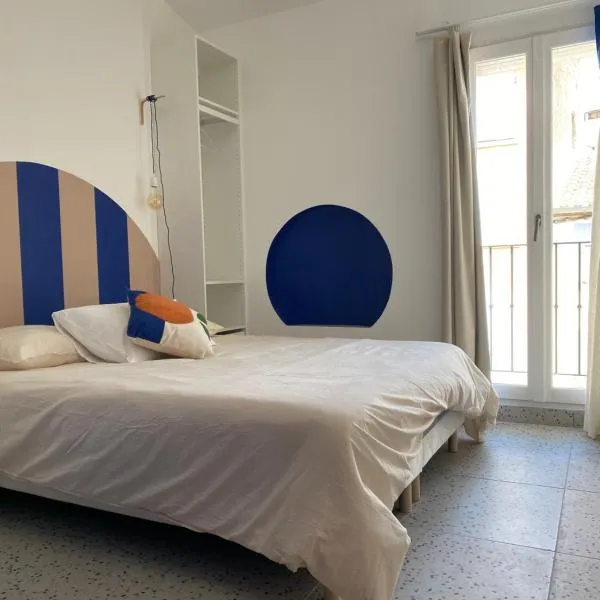 Maison de la Place, chambre Célestine et Alphonsine, hotel in Leucate