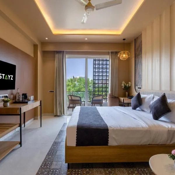 Saltstayz Premier - Sector 50 & Golf Course Ext Road, hótel í Gurgaon