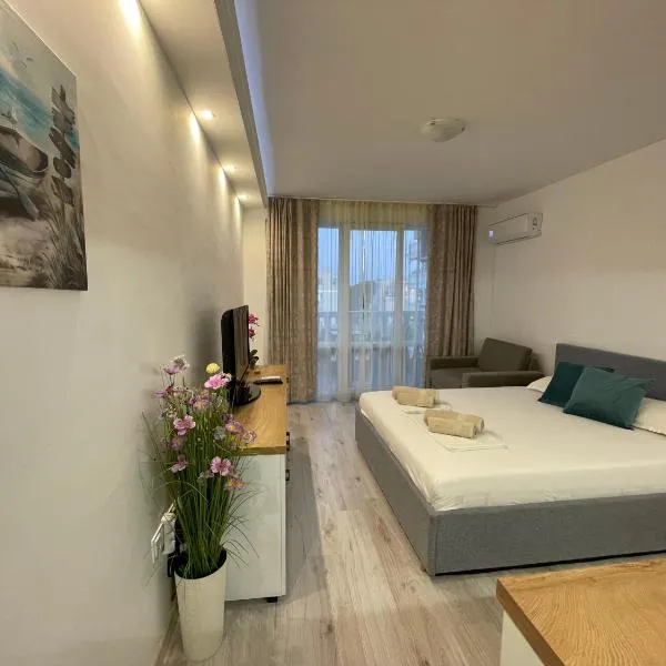 Студио Симона 2 - първа линия море, hotel in Lozenets