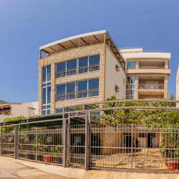 Apart Hotel S Lux, hotel in Bar