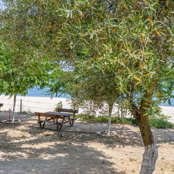 Sarakina Caravans by the sea, hotel v destinácii Elaiokhórion