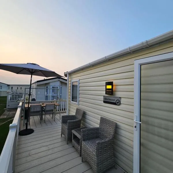 Robins Sunset Holiday Home, Hotel in Seasalter