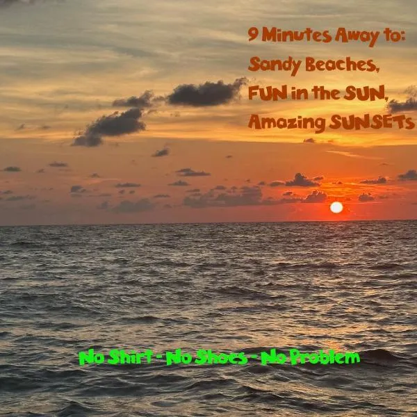 Magic Secluded Suite-Pool-Sauna plus Lake View Venice Florida, hotel em Venice