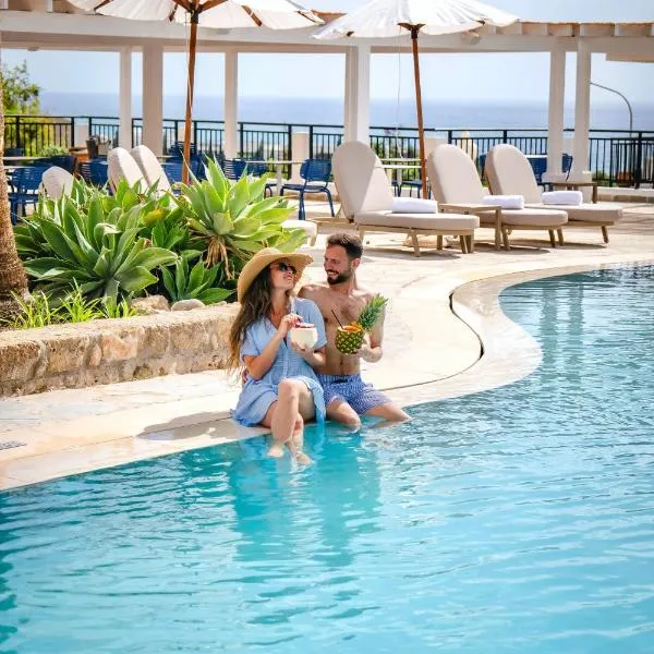 WellClub - Family Wellness & Seaview Suites, готель у Пафосі
