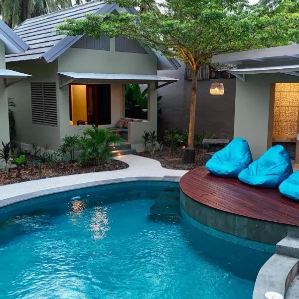 Pandan Bungalows, hotel u gradu Selong Belanak