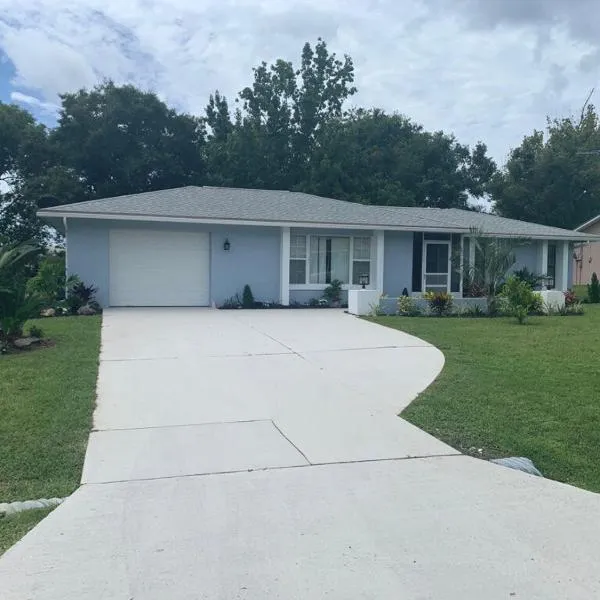 Cute 2 bedroom home, peaceful and so central !, hotel v destinaci Palm Coast